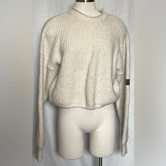 Urban Outfitters Sweaters - Urban Outfitters cropped sweater